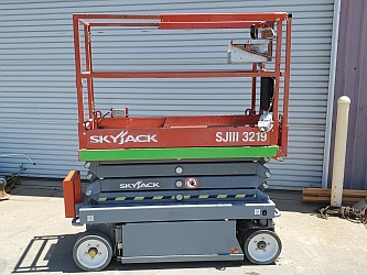 Skyjack Lift