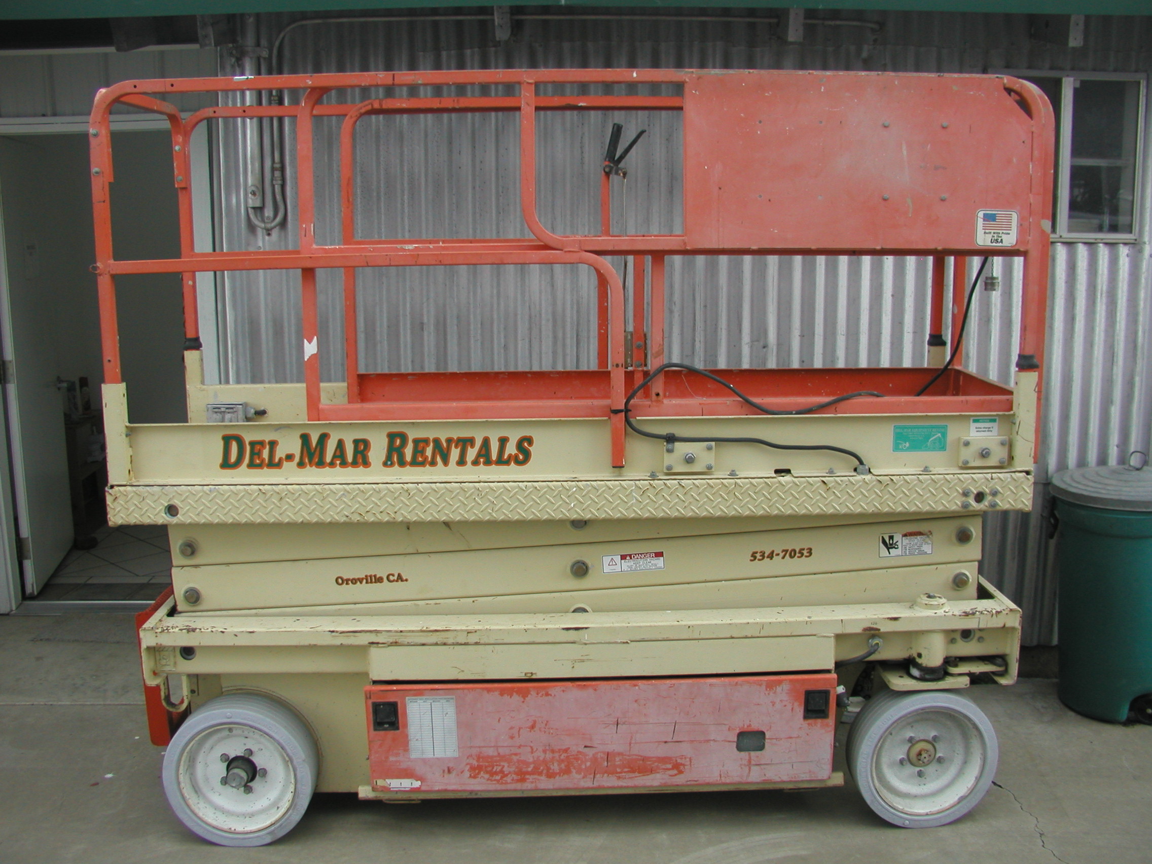 JLG 20 Scissor Lift